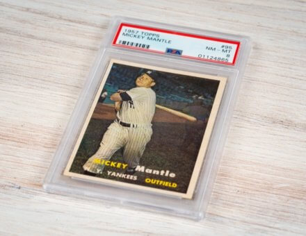 1957 Topps #95 Mickey Mantle Card
