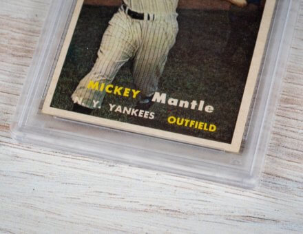 1957 Topps #95 Mickey Mantle Card